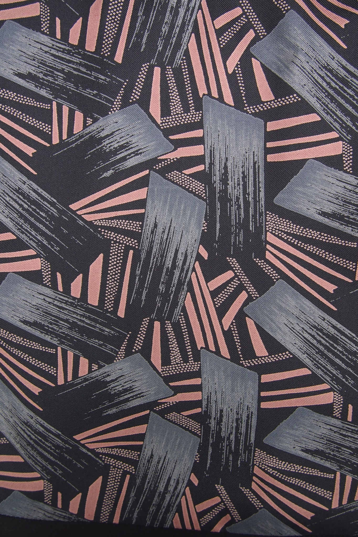 Muster Schal aus Seide in grau und schwarz 